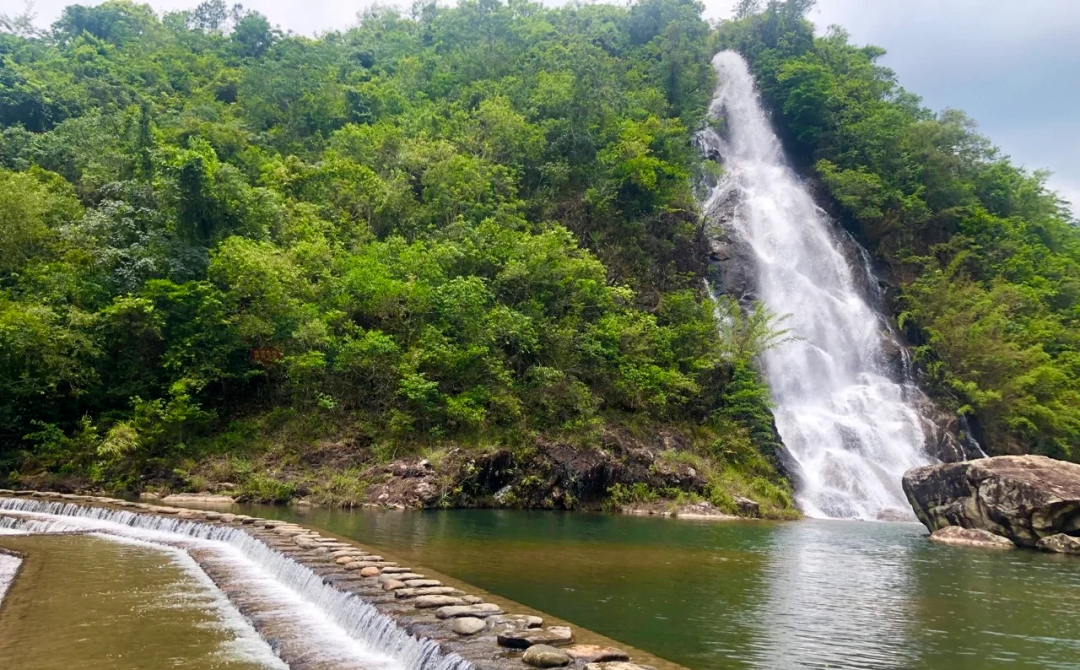 海丰水底山温泉庄园_水底山温泉价格表_海丰水底山温泉电话